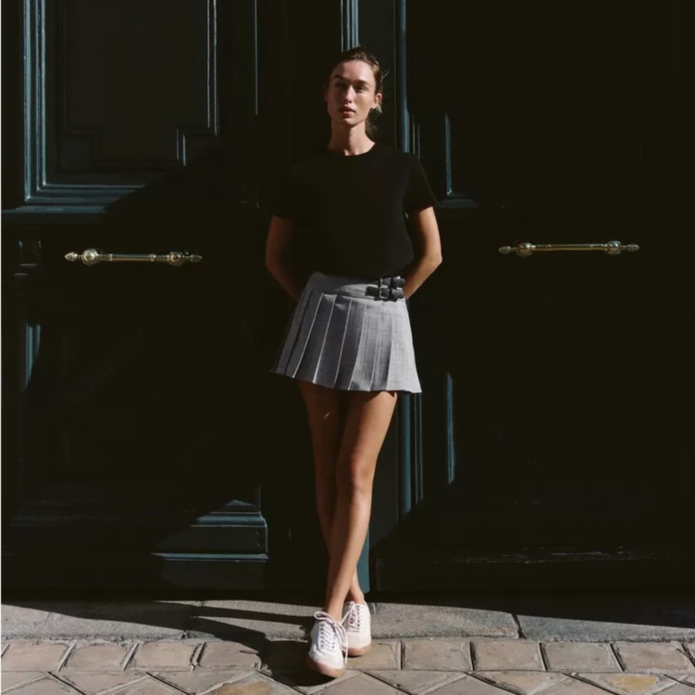 Gray Plaid Pleated Skort with Buckle Detail - Picture 5 of 11